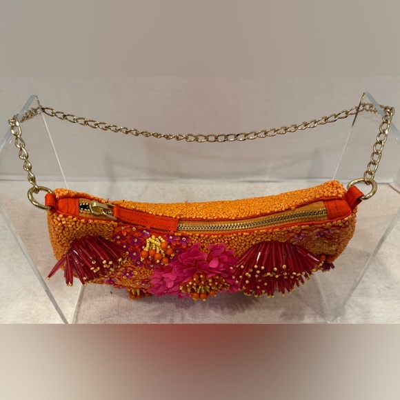 🌺 Hand Beaded Floral Tapestry in Bloom made in India Made Chain Strap Like New - Picture 9 of 10